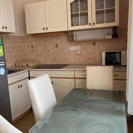 Szechenyi Apartment *